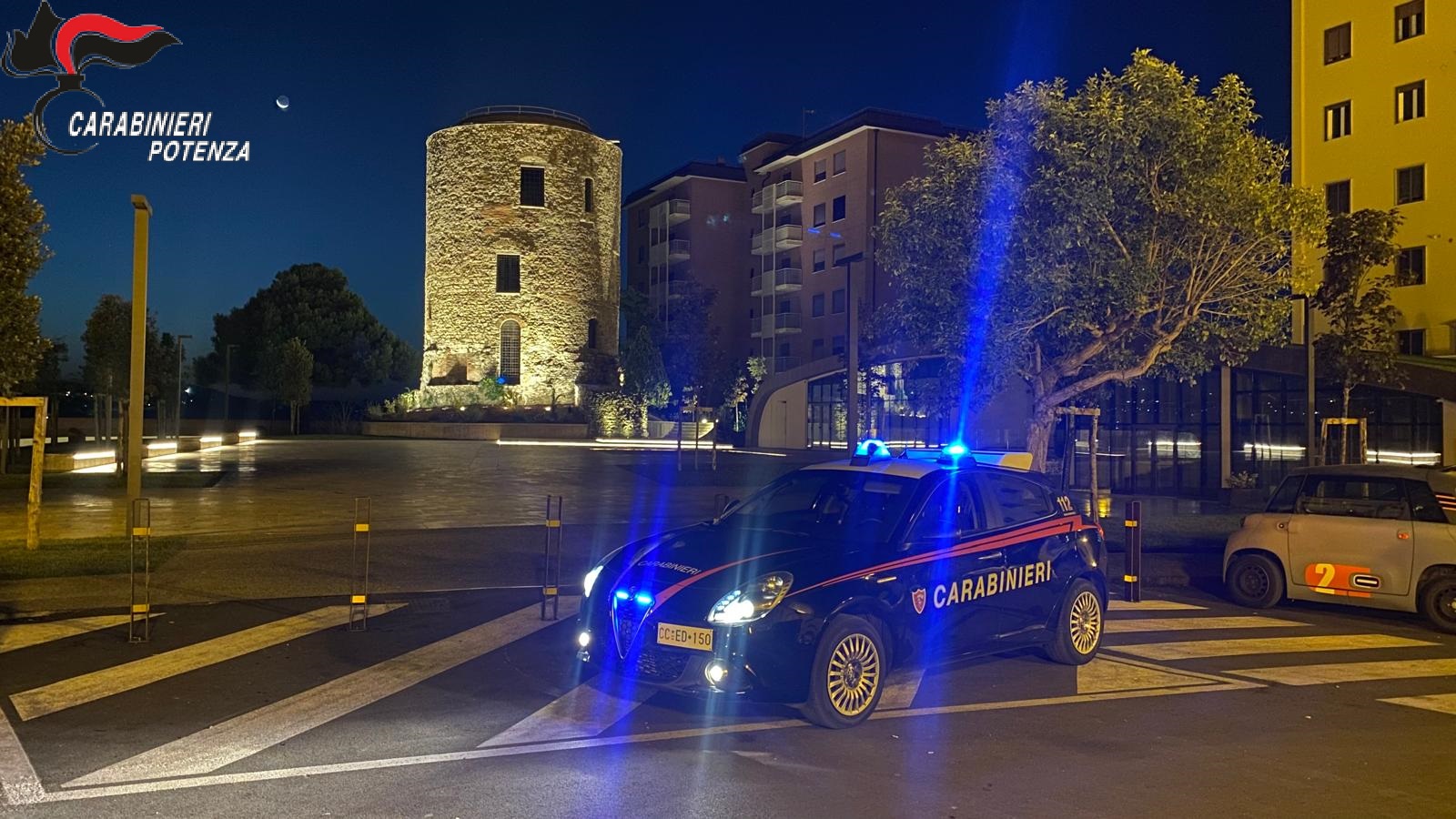 NON RISPETTA L’ALT E SI DÀ ALLA FUGA NEL CENTRO CITTADINO DI POTENZA. ARRESTATO DAI CARABINIERI